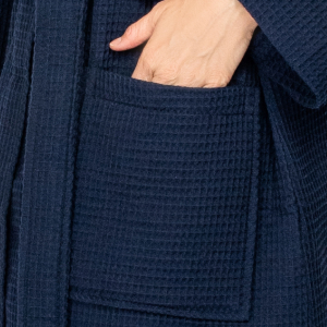 Close-up of navy blue waffle pique bathrobe pocket - Bagno Milano