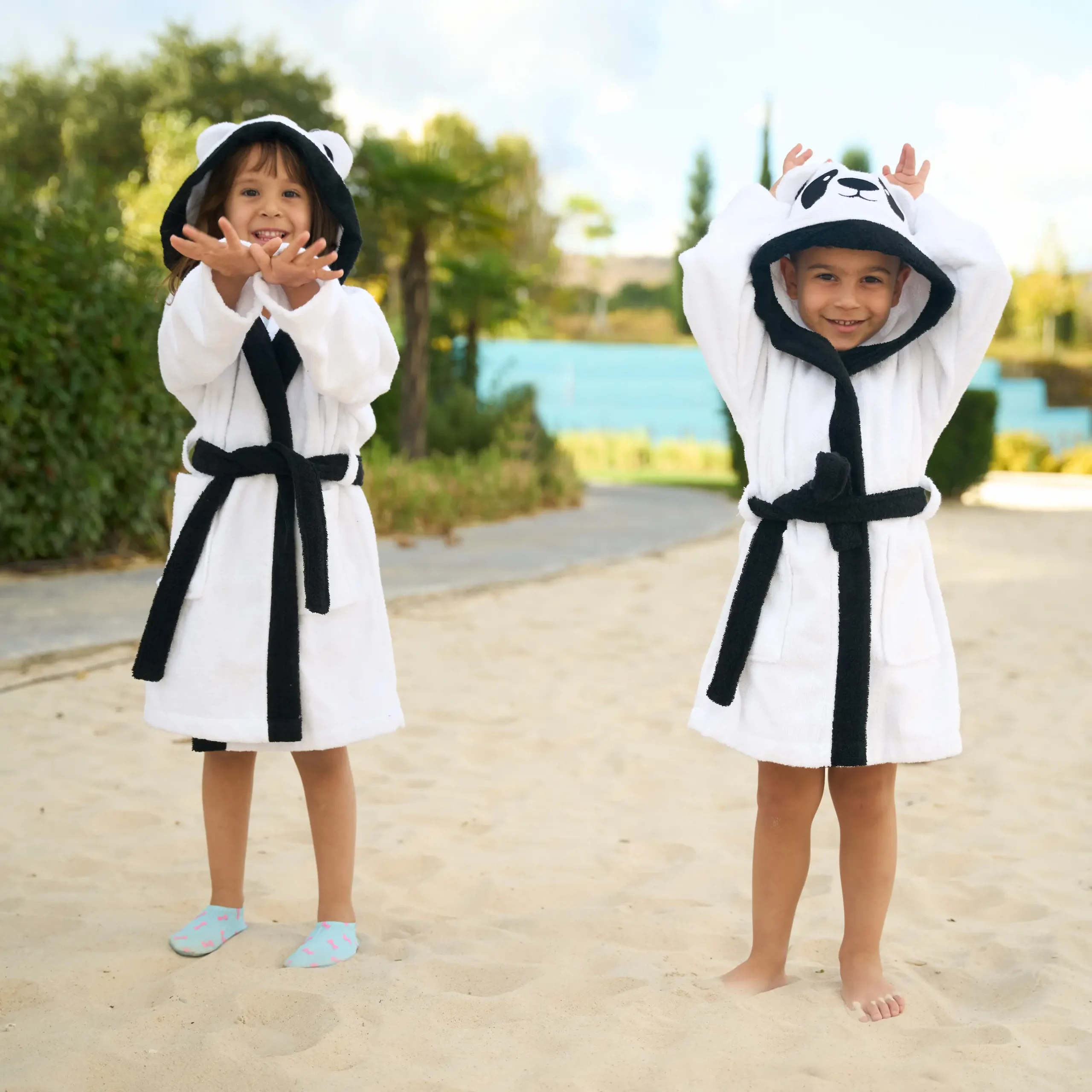 Organic cotton kids hooded bathrobe in white panda character design – Bagno Milano
